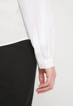 Even&Odd Blouse - White 21 Even&Odd Blouse - White -Even and Odd Verkoopwinkel 195e0e8e45754fd88ad72ac45667e951