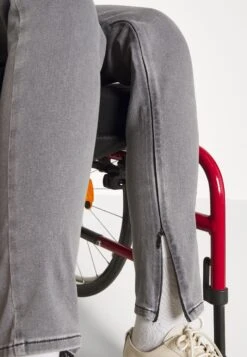 Even&Odd Jeans Skinny Fit - Grey Denim 17 Even&Odd Jeans Skinny Fit - Grey Denim -Even and Odd Verkoopwinkel 33ea39d6e183447d92fe621070e8939b