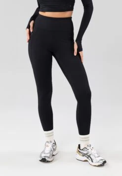 ESSENTIAL FULL LENGTH HIGH RISE LEGGINGS WITH SIDE POCKET - Tights - Black
