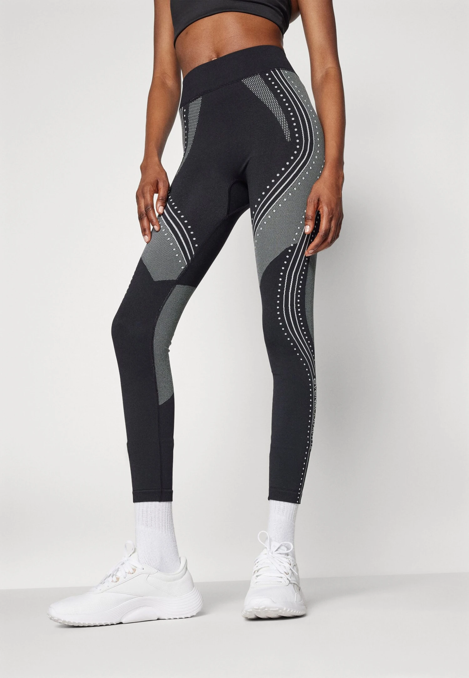 FULL LENGTH HIGH RISE SEAMLESS LEGGINGS WITH CONTRAST PATTERN - Tights - Black 4 FULL LENGTH HIGH RISE SEAMLESS LEGGINGS WITH CONTRAST PATTERN - Tights - Black - Afbeelding 4