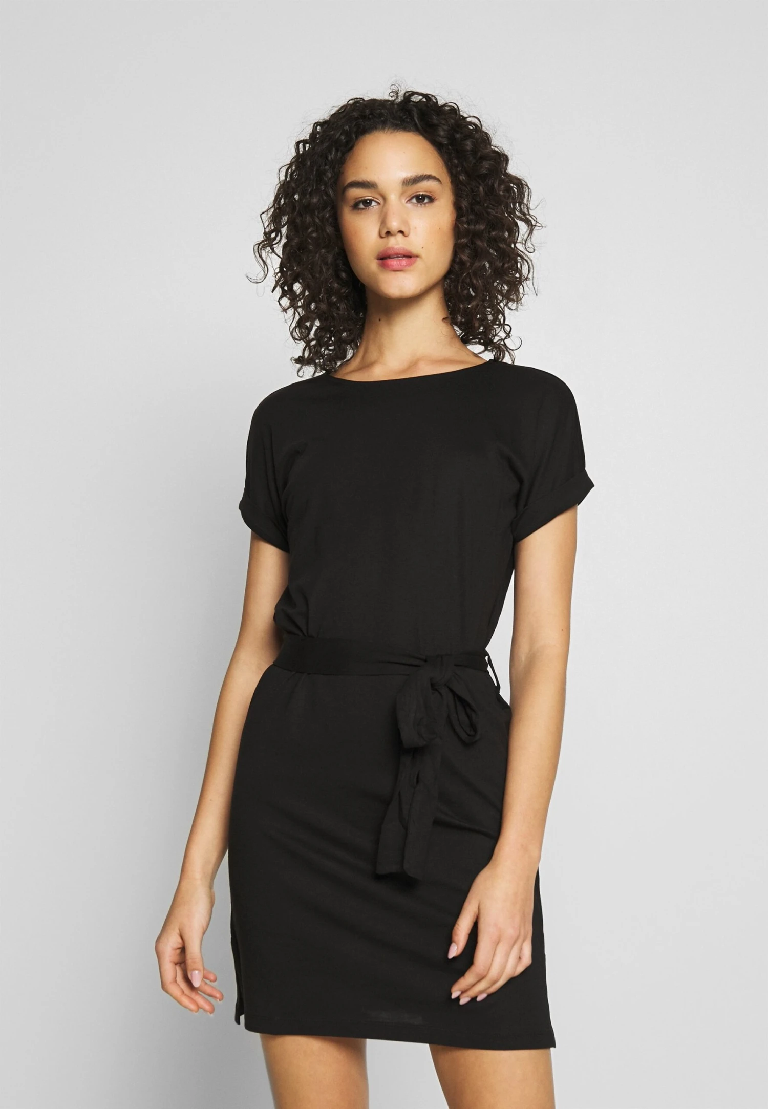 Even&Odd Basic Short Sleeves Mini Belted Dress - Jerseyjurk - Black/Black 1 Even&Odd Basic Short Sleeves Mini Belted Dress - Jerseyjurk - Black/Black